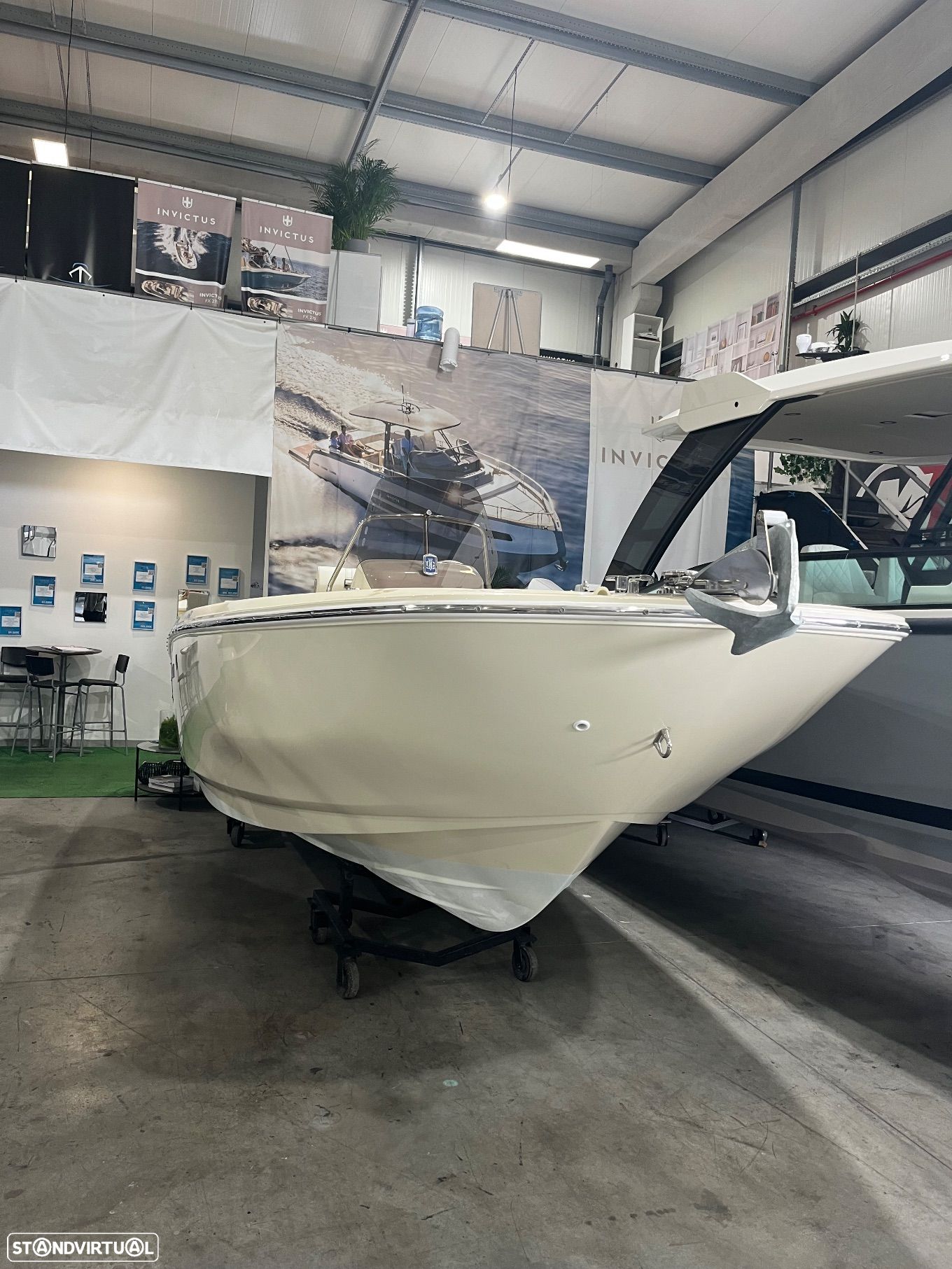 Invictus Yachts FX 190 - 1