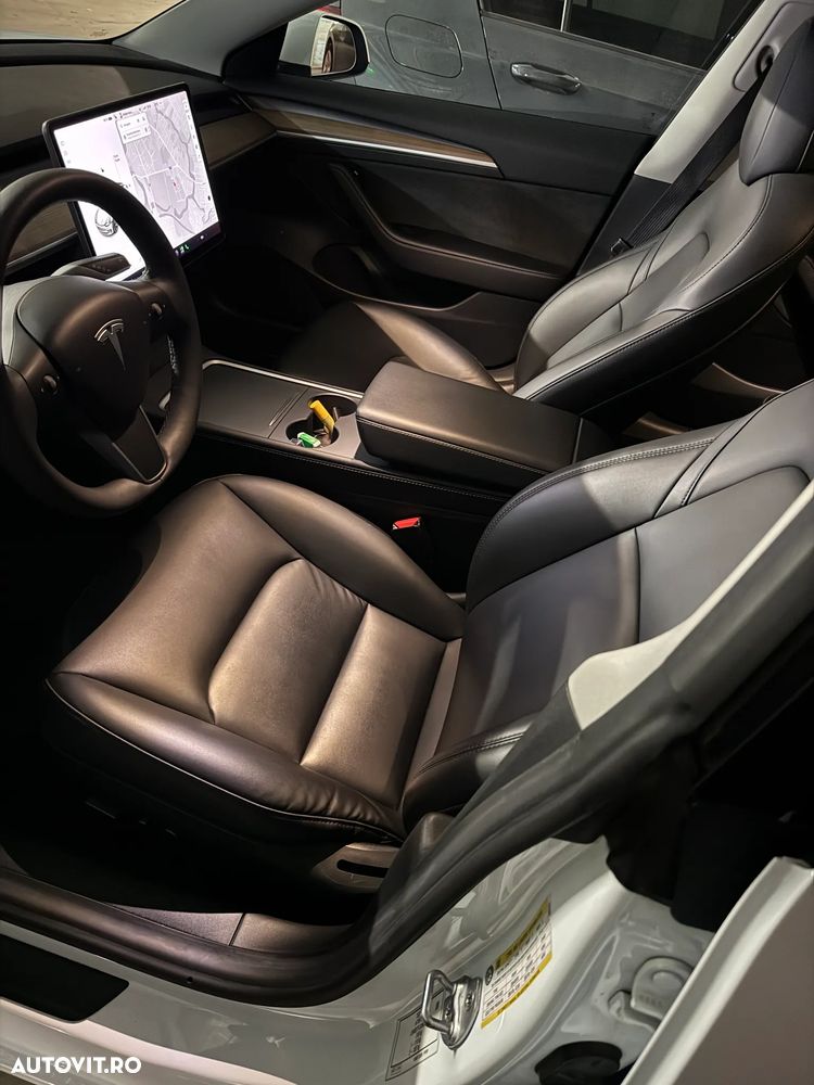 Tesla Model 3 - 9