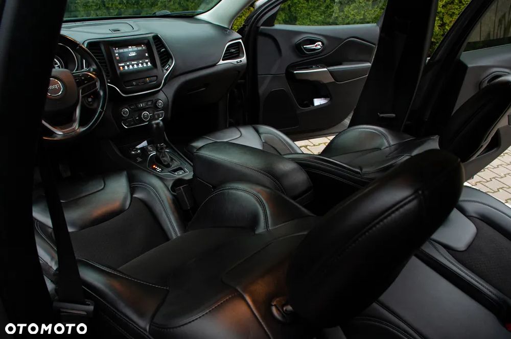 Jeep Cherokee 2.0 GME Active Drive I Limited - 24