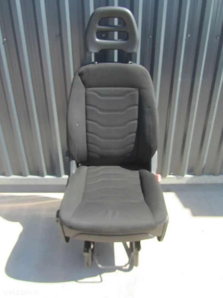 Iveco Daily 14->fotel kierowcy UK