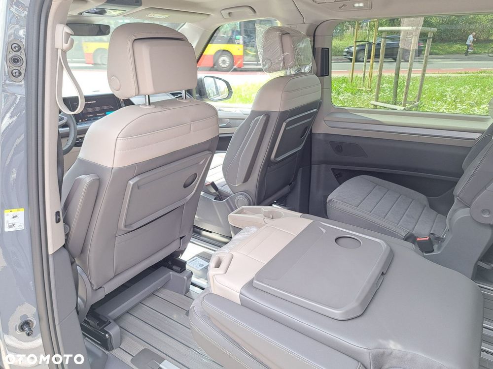 Volkswagen Multivan - 18