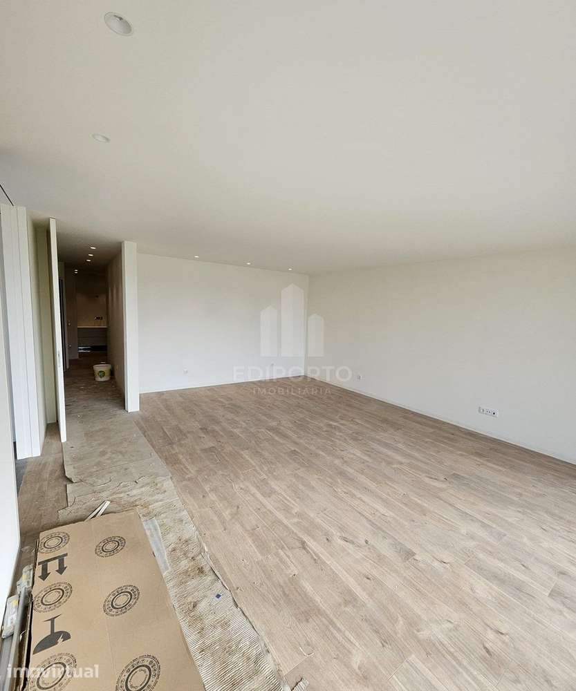 T2 Exclusivo em Grijó com Terraço (25m²), Box para 2 Carros e lavandar - Grande imagem: 4/17