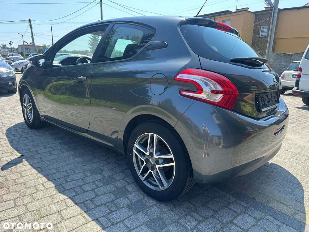 Peugeot 208 82 PureTech Style - 6
