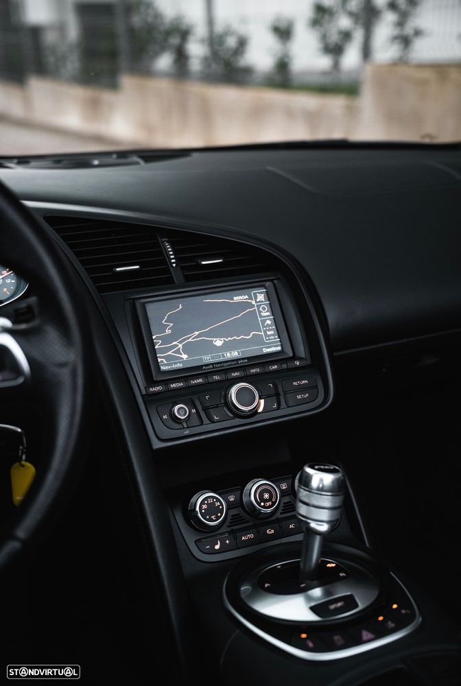 Audi R8 Spyder 4.2 FSI quattro R tronic - 14