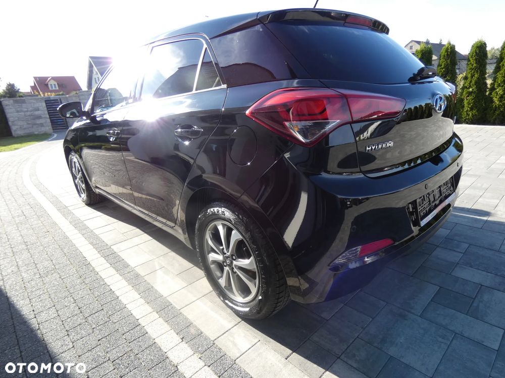 Hyundai i20 1.2 Passion Plus - 14