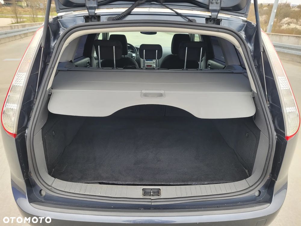 Ford Focus 1.8 Style - 12