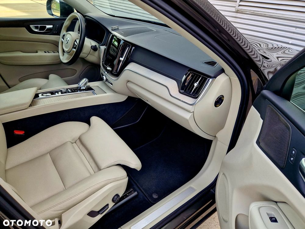 Volvo XC 60 T5 AWD Inscription - 21