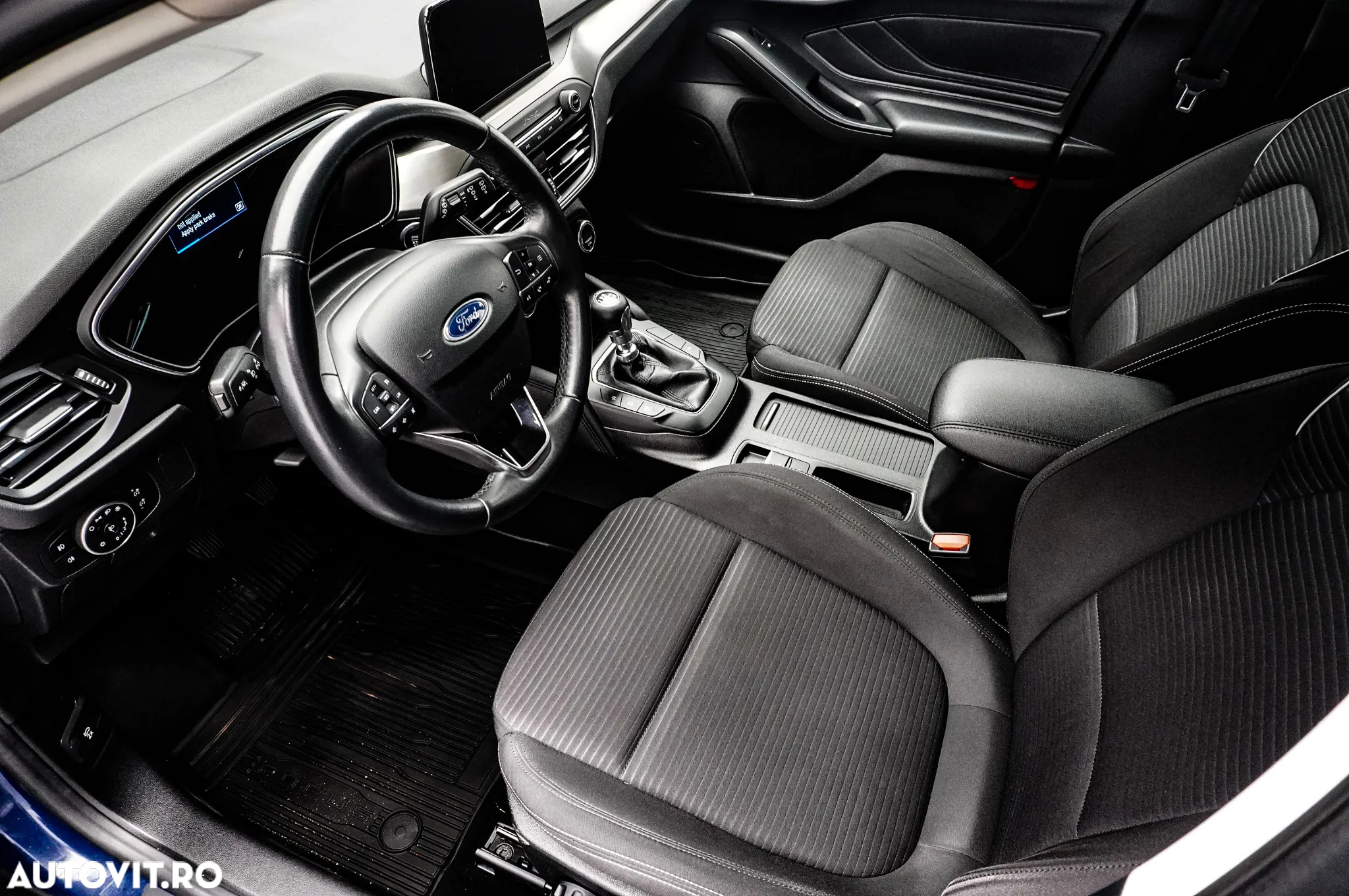 Ford Focus 1.0 EcoBoost Titanium Business - 12
