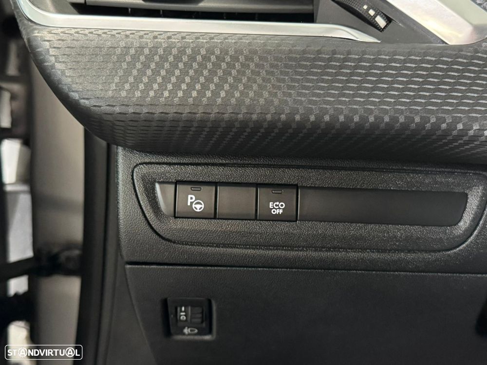 Peugeot 208 PureTech 82 Start & Stop Allure - 17
