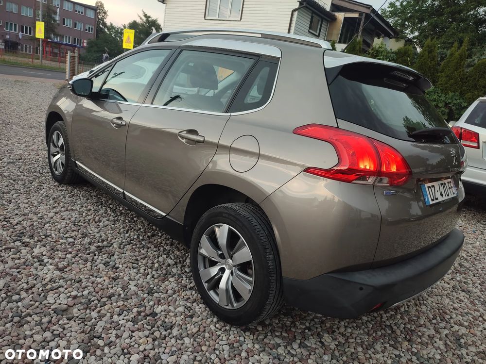 Peugeot 2008 1.2 Pure Tech GPF Allure S&S EAT6 - 11