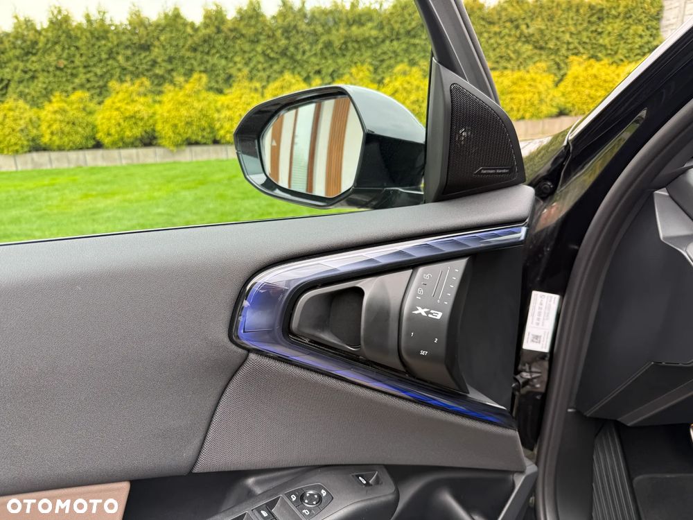 BMW X3 xDrive20 mHEV - 12