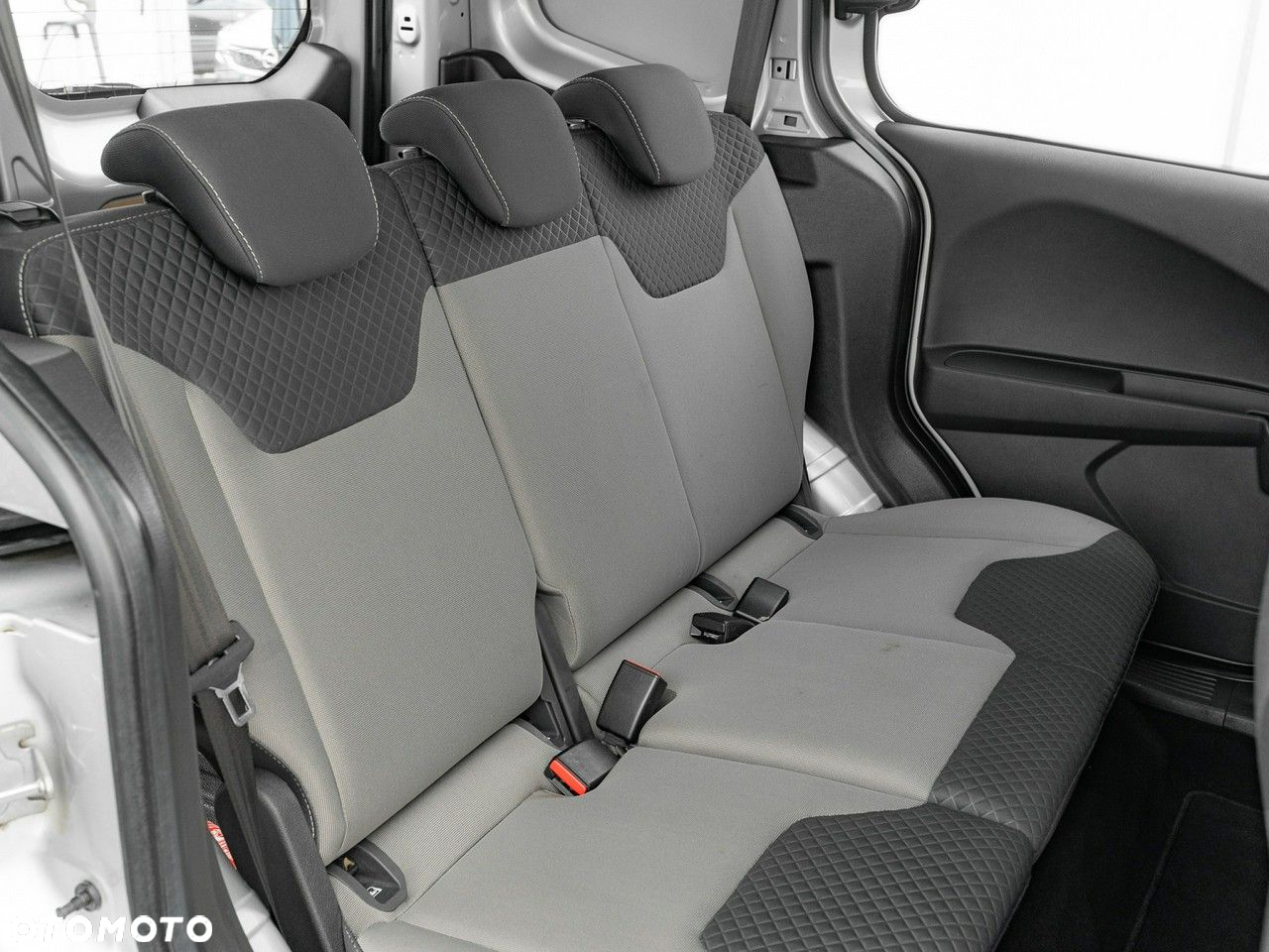 Ford Transit Courier 1.0 EcoBoost Trend - 23