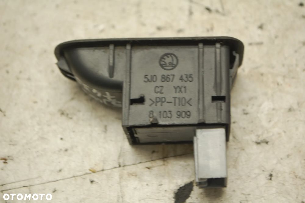 PRZEŁĄCZNIK SZYBY PRAWY TYŁ TYLNY 5J0867435 SKODA ROOMSTER PRAKTIK - 2