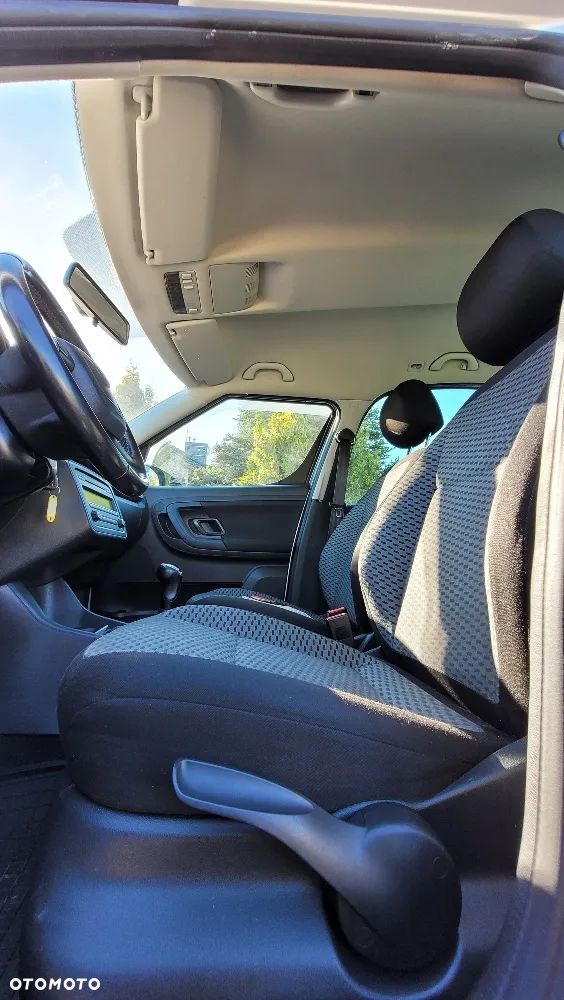 Skoda Roomster 1.6 TDI DPF Ambition - 36