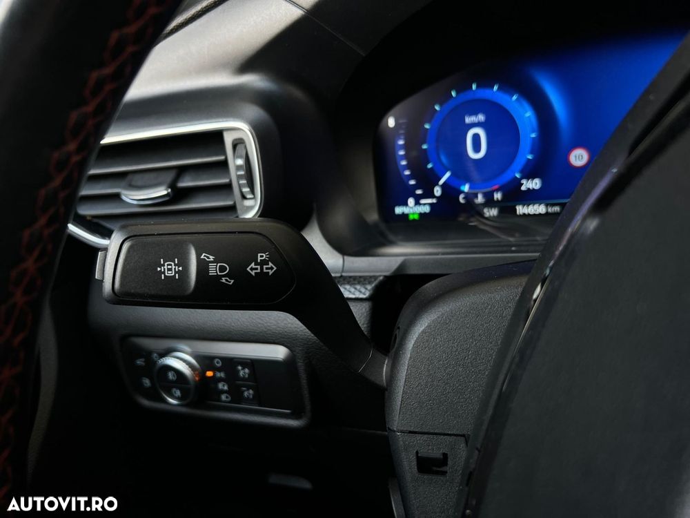 Ford Explorer - 26