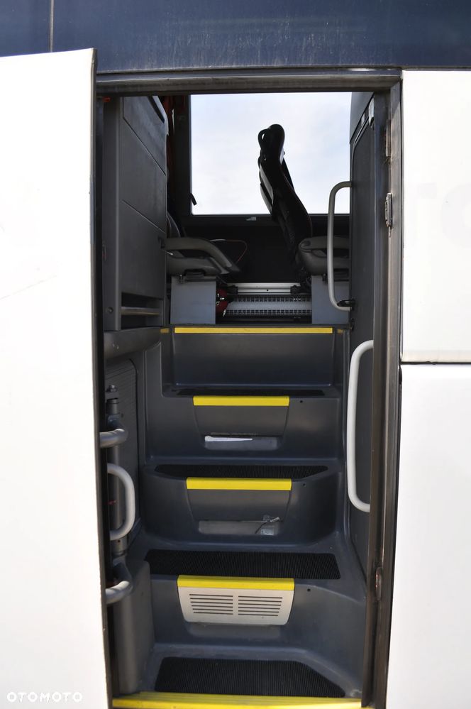 MAN R08 - 7