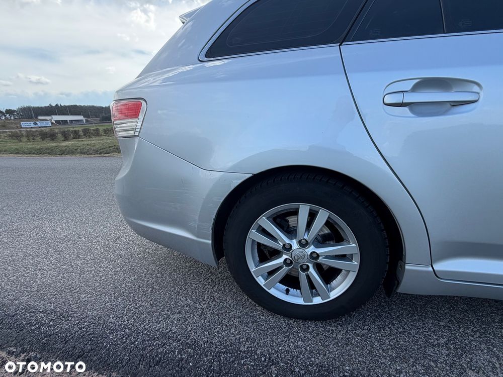 Toyota Avensis 2.0 D-4D 2010 - 5