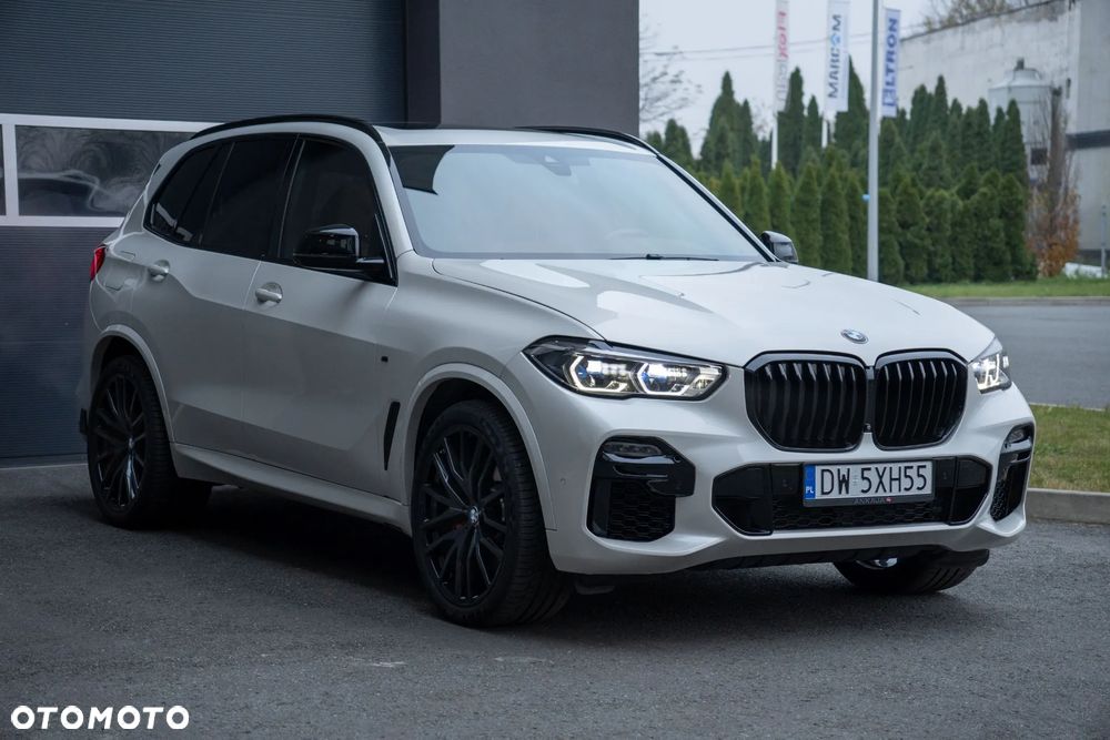 BMW X5 M M50i - 4