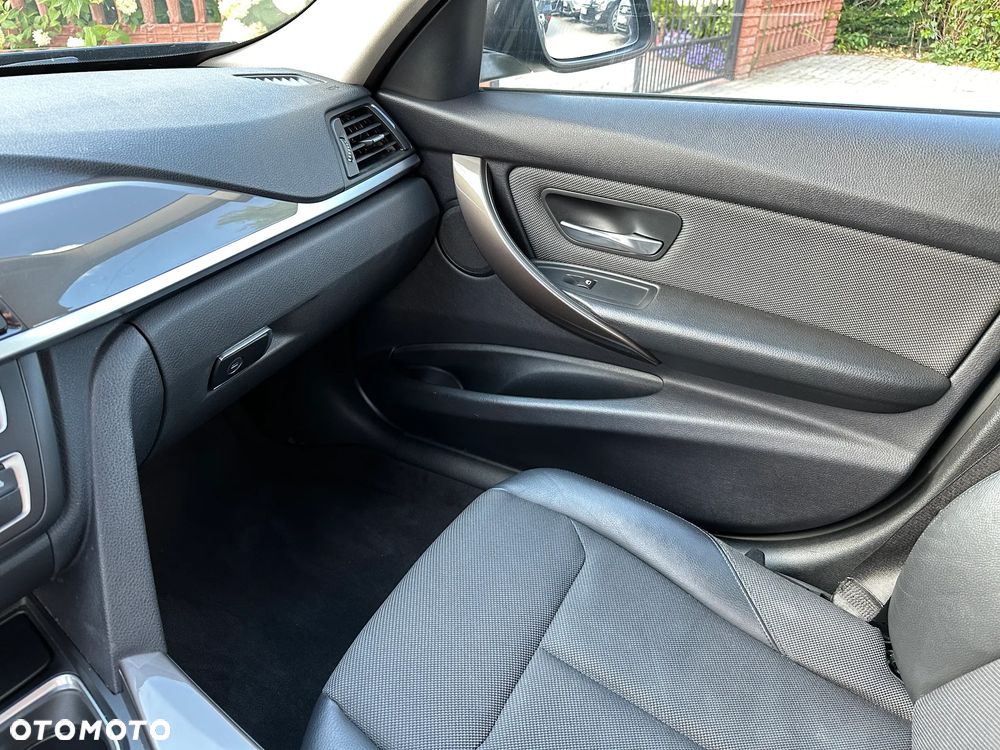 BMW Seria 3 - 17