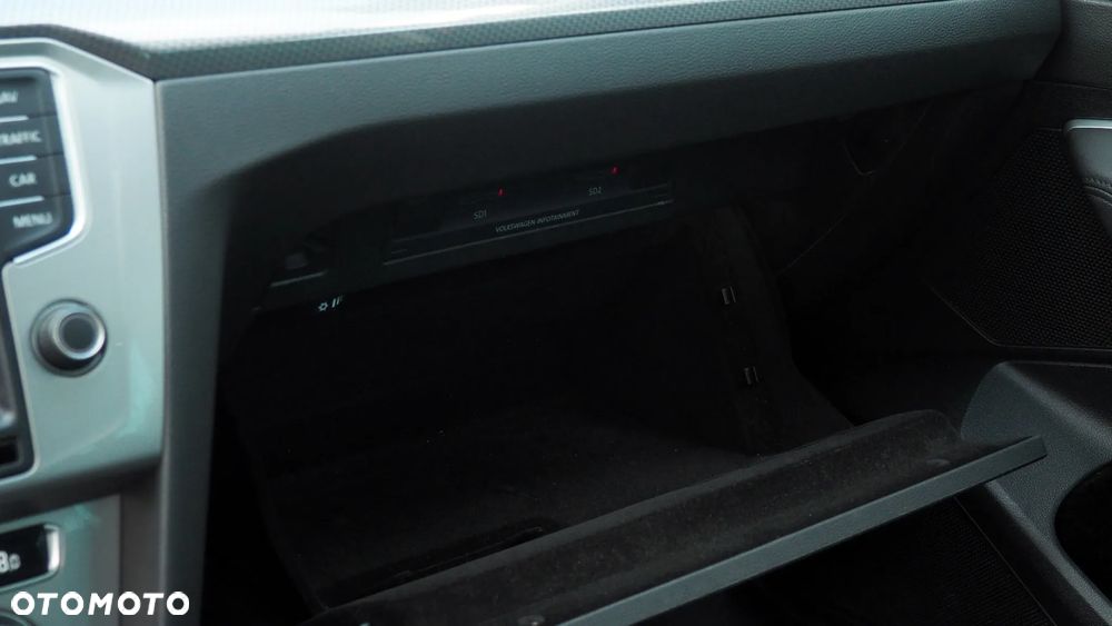 Volkswagen Passat - 23