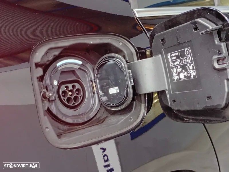 Mercedes-Benz A 250 e - 30