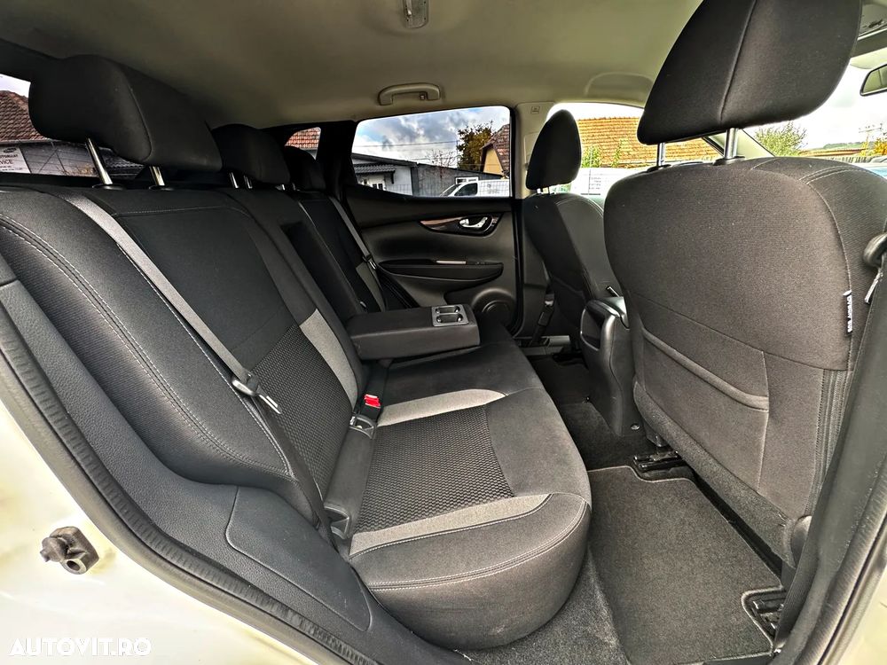Nissan Qashqai 1.3 DIG-T SHIRO - 7