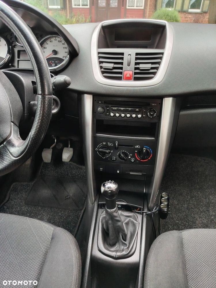 Peugeot 207 - 12