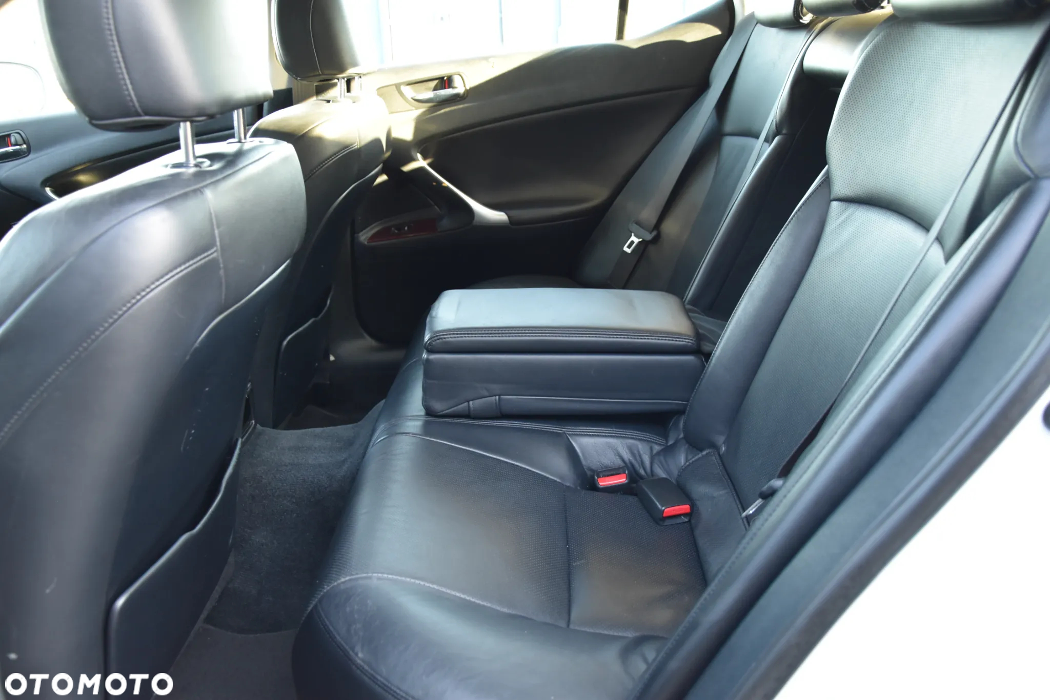 Lexus IS 220d Luxury Line - 12