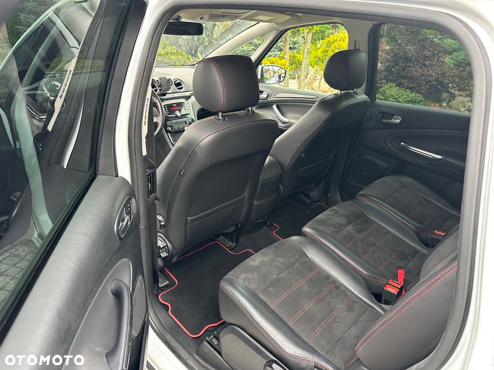 Ford S-Max - 13