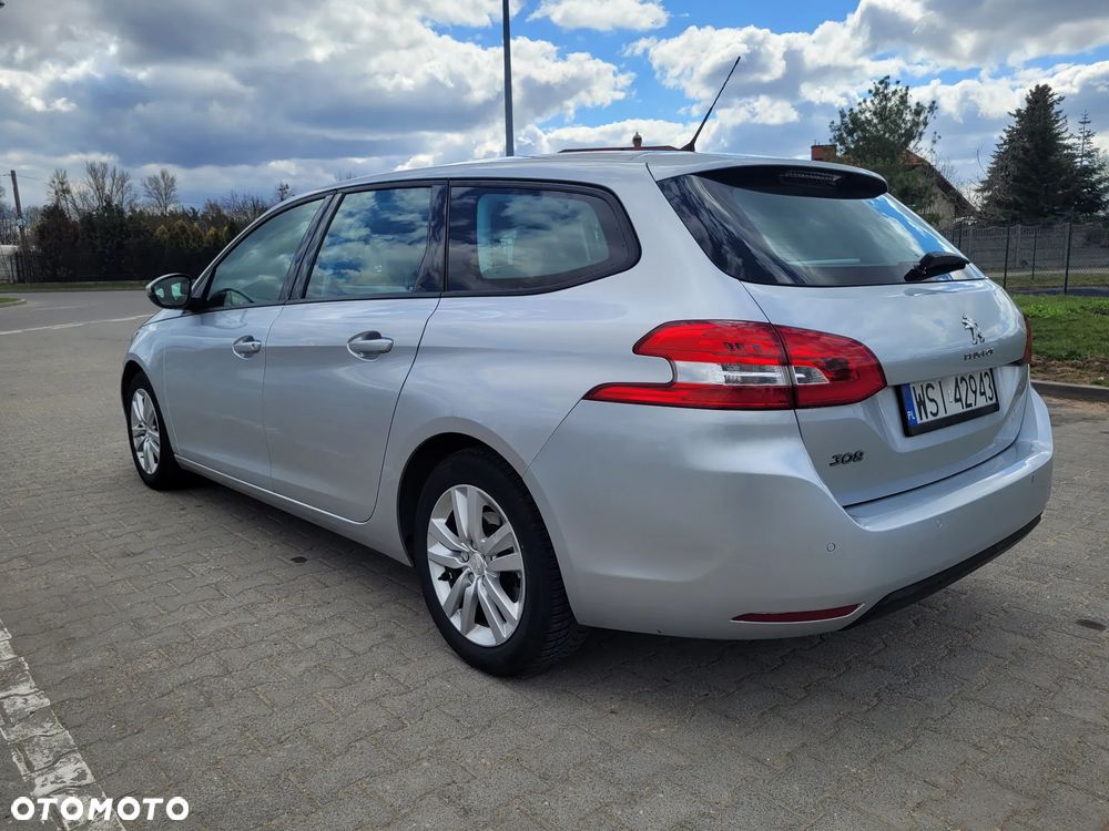 Peugeot 308 - 8