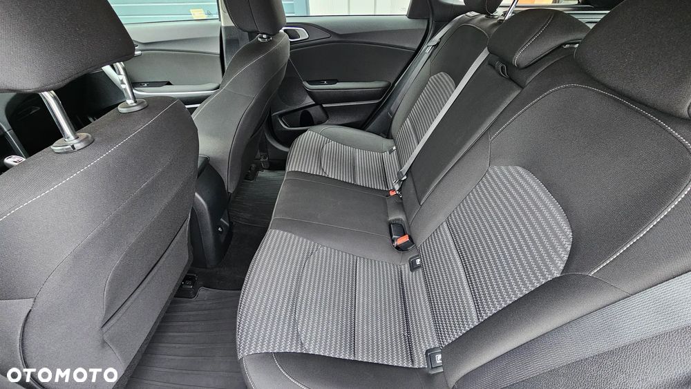 Kia Ceed 1.5 T-GDI M - 17