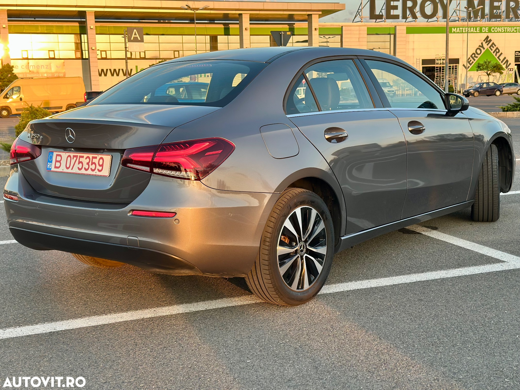 Mercedes-Benz A 250 e 8G-DCT Progressive Advanced - 4