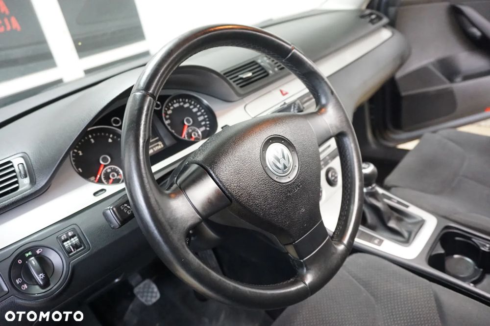 Volkswagen Passat Variant 2.0 TDI DPF Comfortline Blue Motion Technology - 20