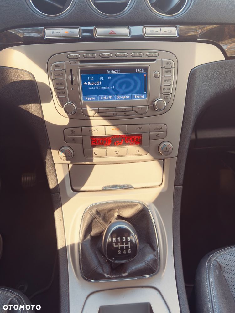 Ford Galaxy - 13