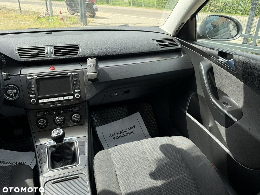 Volkswagen Passat - 21