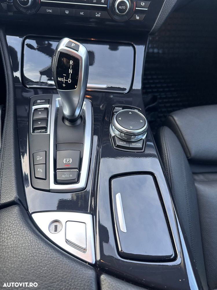 BMW Seria 5 525d xDrive Touring Aut. - 13