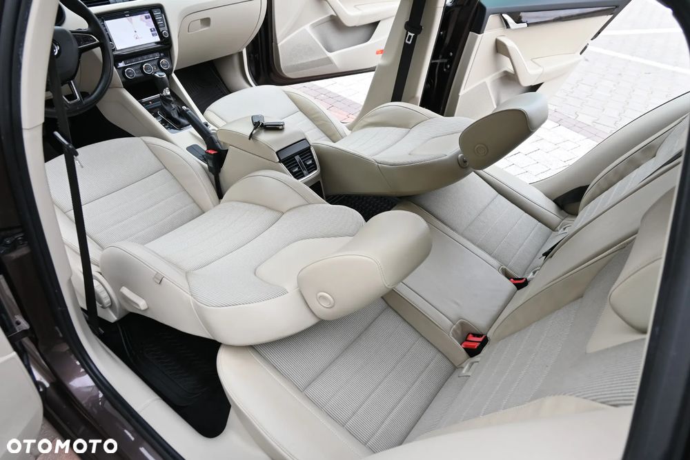 Skoda Octavia 1.8 TSI DSG L&K - 26