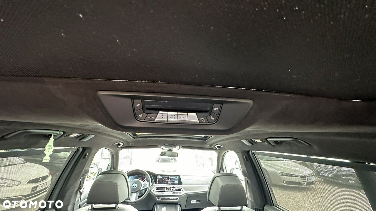 BMW X7 - 32