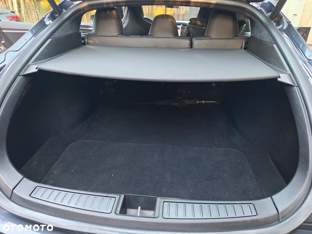 Tesla Model S - 17