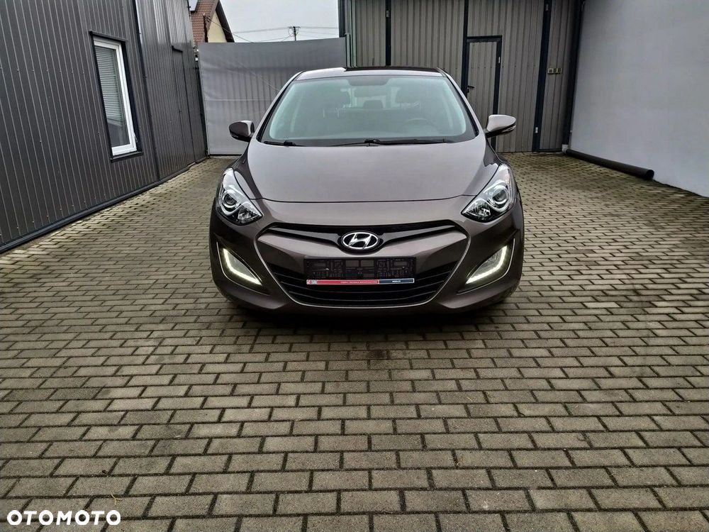 Hyundai i30 1.6 GDI BlueDrive Classic + - 10