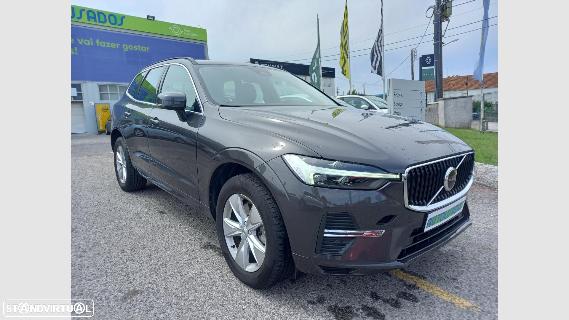 Volvo XC 60 2.0 B4 Momentum Plus - 3