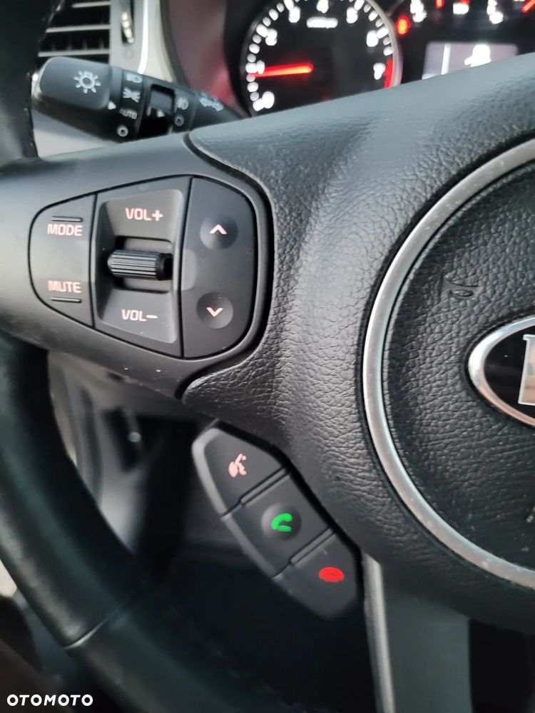 Kia Carens 1.6 GDI Dream Team Edition - 15