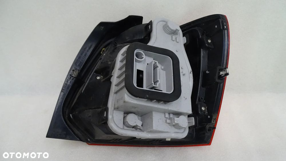 VW POLO 6R0 - lampa tylna lewa - 5