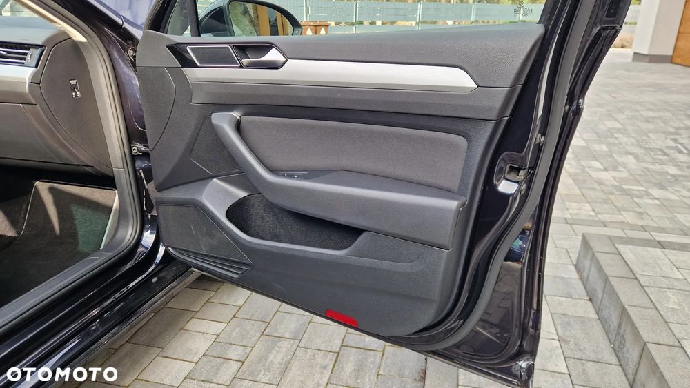 Volkswagen Passat - 29