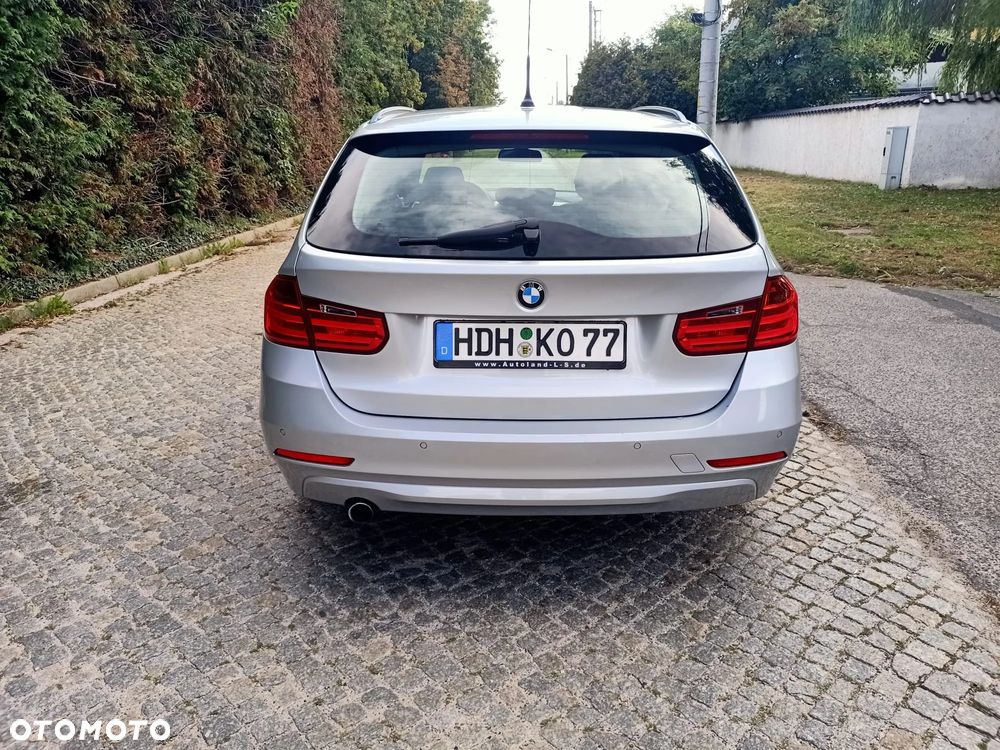 BMW Seria 3 320d Touring Sport-Aut - 6