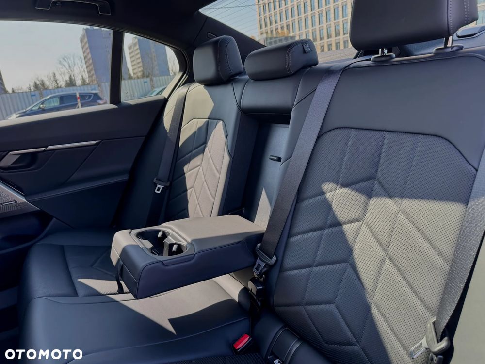 BMW Seria 5 540d xDrive mHEV M Sport - 37