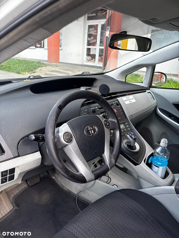 Toyota Prius - 13