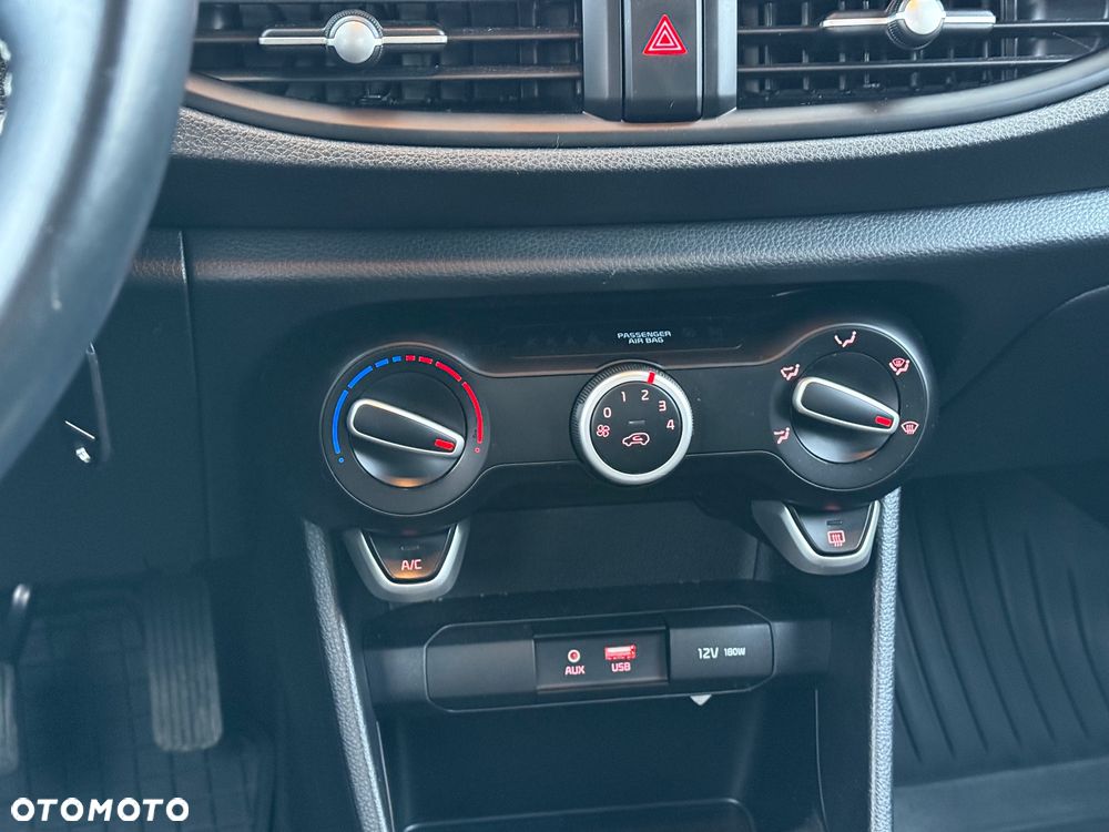 Kia Picanto 1.0 L - 24