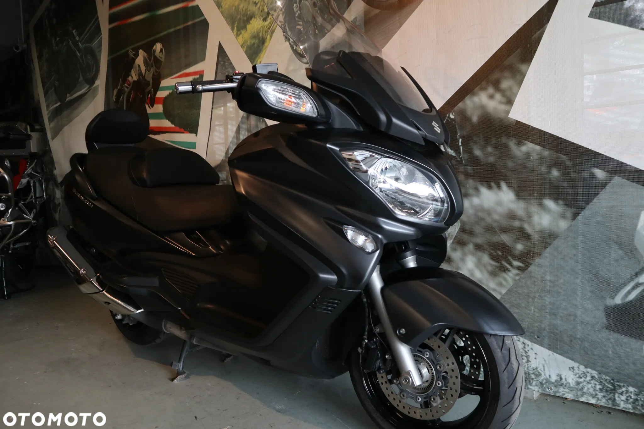Suzuki Burgman - 10