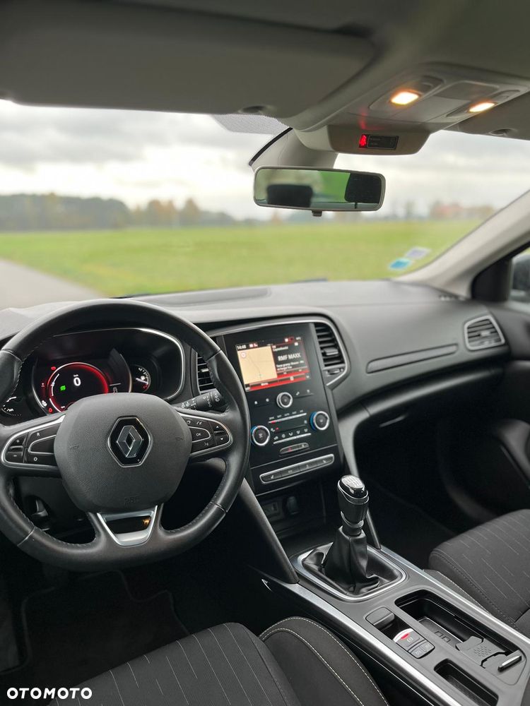 Renault Megane TCe 140 GPF LIMITED - 8